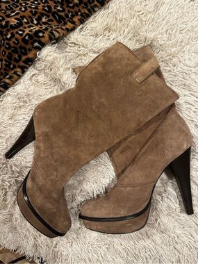 Women's Suede Platform Ankle Boots in Brown